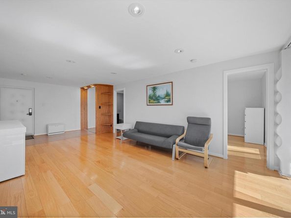 1510 12TH Street N 303, Arlington VA 22209