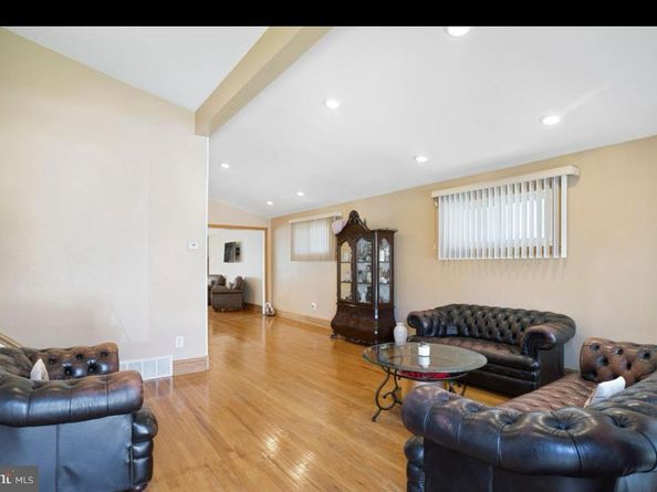631 S Central Boulevard, Broomall PA 19008