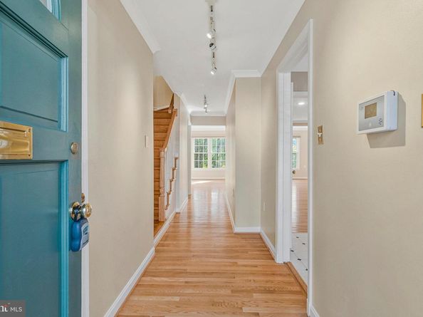 6604 Mclean Court, Mclean VA 22101