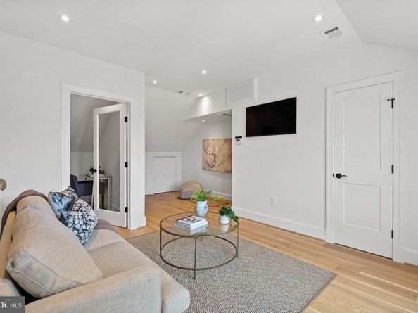 411 S Saint Asaph Street, Alexandria VA 22314