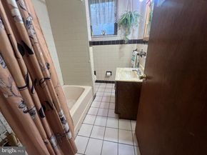 2441 Carpenter Street, Philadelphia PA 19146