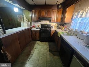 2441 Carpenter Street, Philadelphia PA 19146