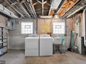 838 Clyde Lane, Philadelphia PA 19128