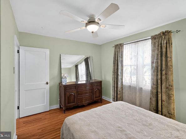 838 Clyde Lane, Philadelphia PA 19128