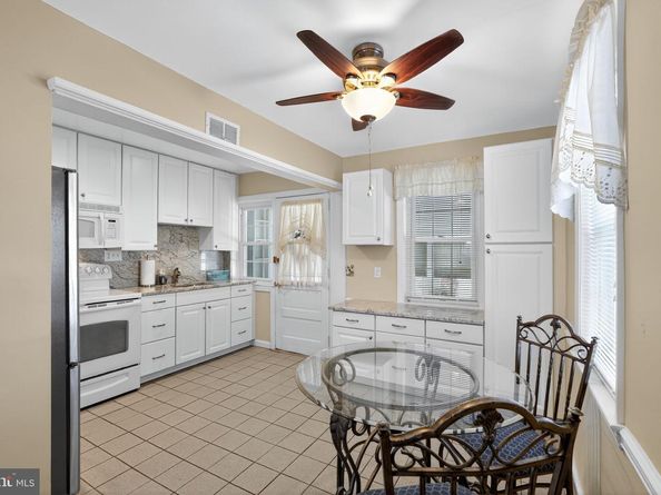 838 Clyde Lane, Philadelphia PA 19128