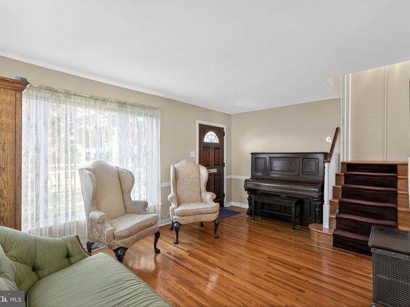 838 Clyde Lane, Philadelphia PA 19128