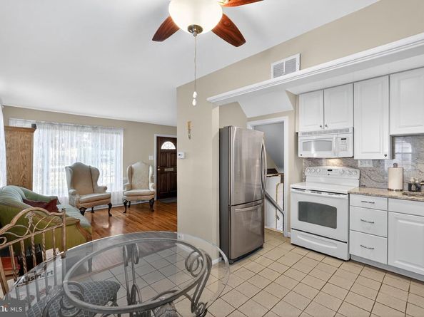 838 Clyde Lane, Philadelphia PA 19128