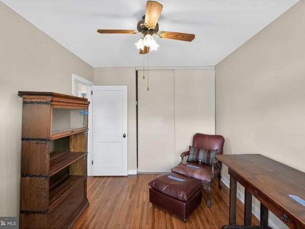 838 Clyde Lane, Philadelphia PA 19128