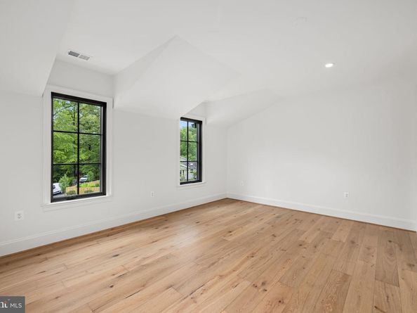 2107 Elliott Avenue, Mclean VA 22101