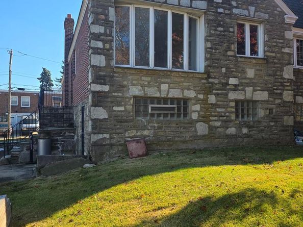 8855 Winchester Avenue, Philadelphia PA 19115