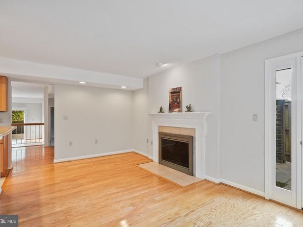 Undisclosed Address #VAFX2276786, Vienna VA 22180