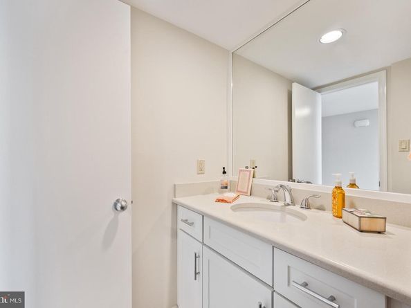 Undisclosed Address #VAFX2276786, Vienna VA 22180