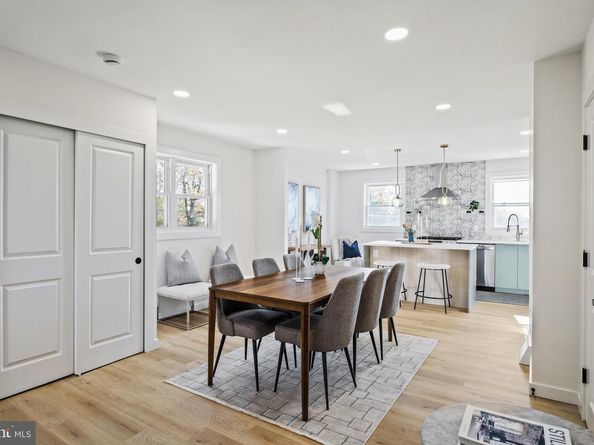 859 Selmer Road, Philadelphia PA 19116