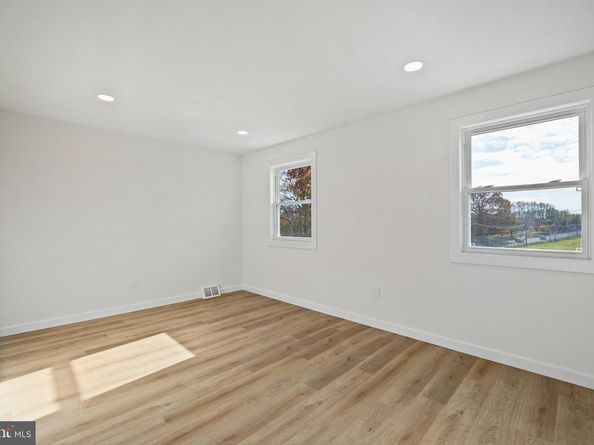 859 Selmer Road, Philadelphia PA 19116