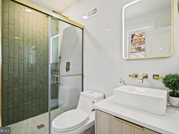 859 Selmer Road, Philadelphia PA 19116