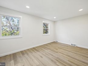 859 Selmer Road, Philadelphia PA 19116