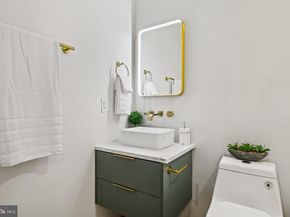 859 Selmer Road, Philadelphia PA 19116