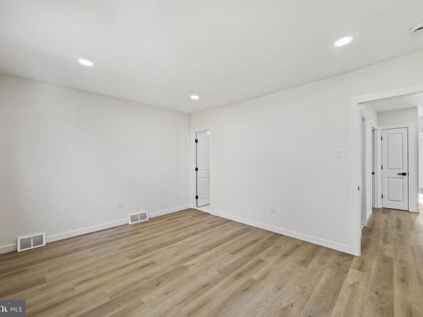 859 Selmer Road, Philadelphia PA 19116