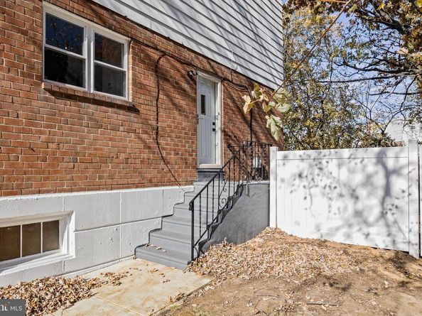 859 Selmer Road, Philadelphia PA 19116