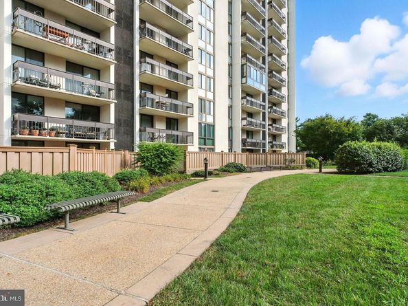 5300 Holmes Run Parkway 1210, Alexandria VA 22304