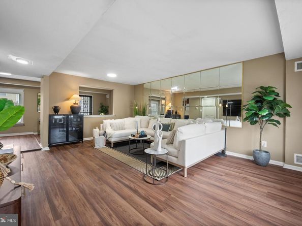 8229 Chelwynde Avenue, Philadelphia PA 19153