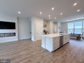 2433 Liberty Loop, Herndon VA 20171