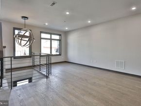 1022 Christian Street, Philadelphia PA 19147