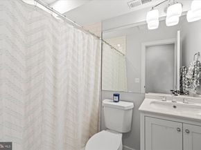 222 Green Street, Alexandria VA 22314