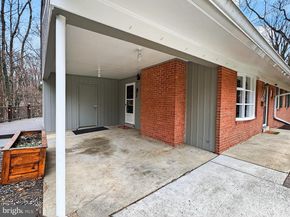 5236 Ampthill Drive, Alexandria VA 22312