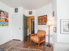 239 Race Street, Philadelphia PA 19106