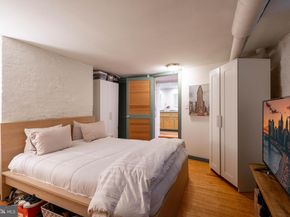 239 Race Street, Philadelphia PA 19106