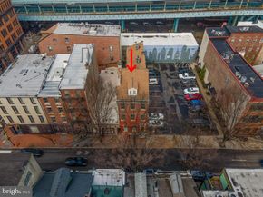 239 Race Street, Philadelphia PA 19106