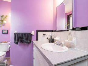 239 Race Street, Philadelphia PA 19106