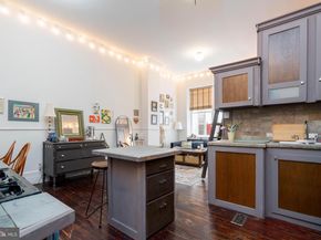 239 Race Street, Philadelphia PA 19106