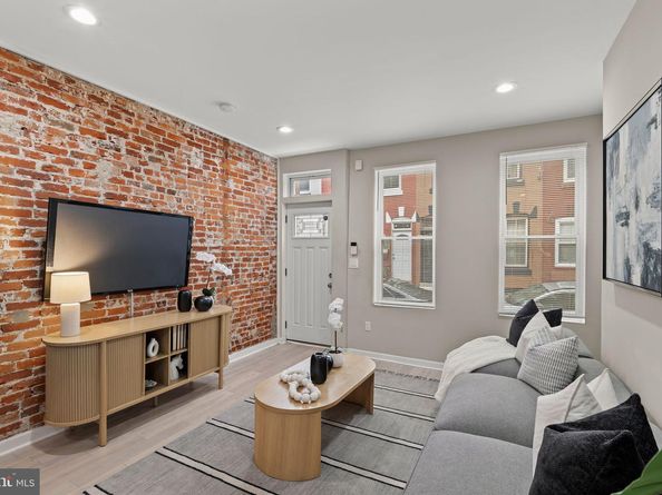 1416 N Dover Street, Philadelphia PA 19121