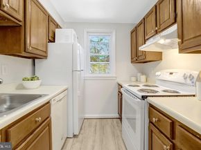 700 S Arlington Mill Drive 15204, Arlington VA 22204