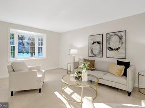 700 S Arlington Mill Drive 15204, Arlington VA 22204