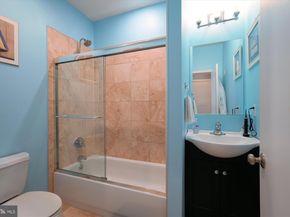 3240 Hiatt Place NW 4, Washington DC 20010