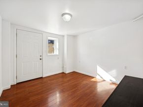 2930 Glenview Street, Philadelphia PA 19149