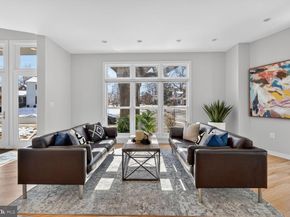 2733 N Lexington Street N, Arlington VA 22207