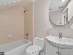 2733 N Lexington Street N, Arlington VA 22207