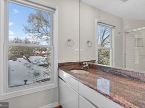 2733 N Lexington Street N, Arlington VA 22207