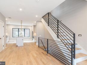 909 Emily Street, Philadelphia PA 19148