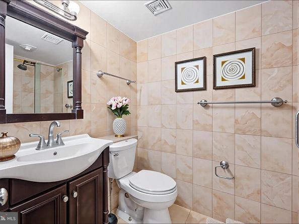922 24TH Street NW 809, Washington DC 20037