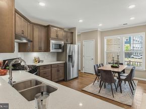 21899 Hawksbill High Circle, Sterling VA 20164