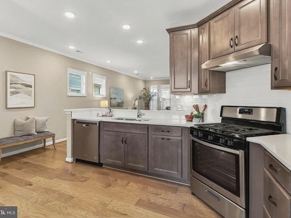 21899 Hawksbill High Circle, Sterling VA 20164