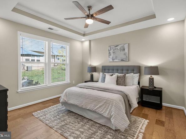 21899 Hawksbill High Circle, Sterling VA 20164