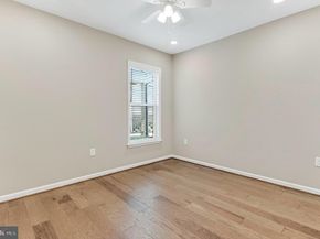 21899 Hawksbill High Circle, Sterling VA 20164