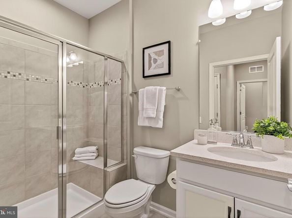 21899 Hawksbill High Circle, Sterling VA 20164