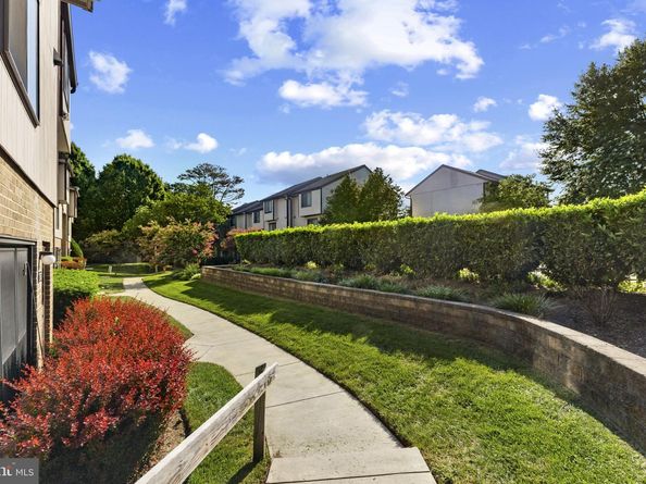 1808 Westwind Way 79, Mclean VA 22102